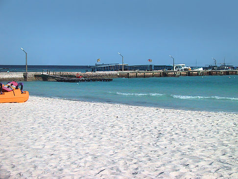 Foto Der weiße Sandstrand der Malediven