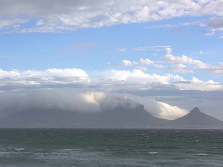 Der Tafelberg mit Wasser - Westliches Kap (Kapstadt)